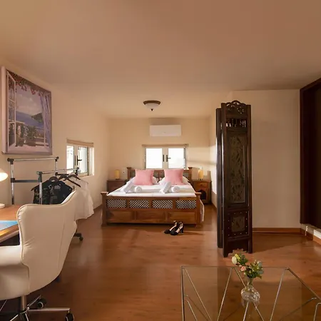 Posto Serene With Jacuzzi Дом отдыха Цуцурос